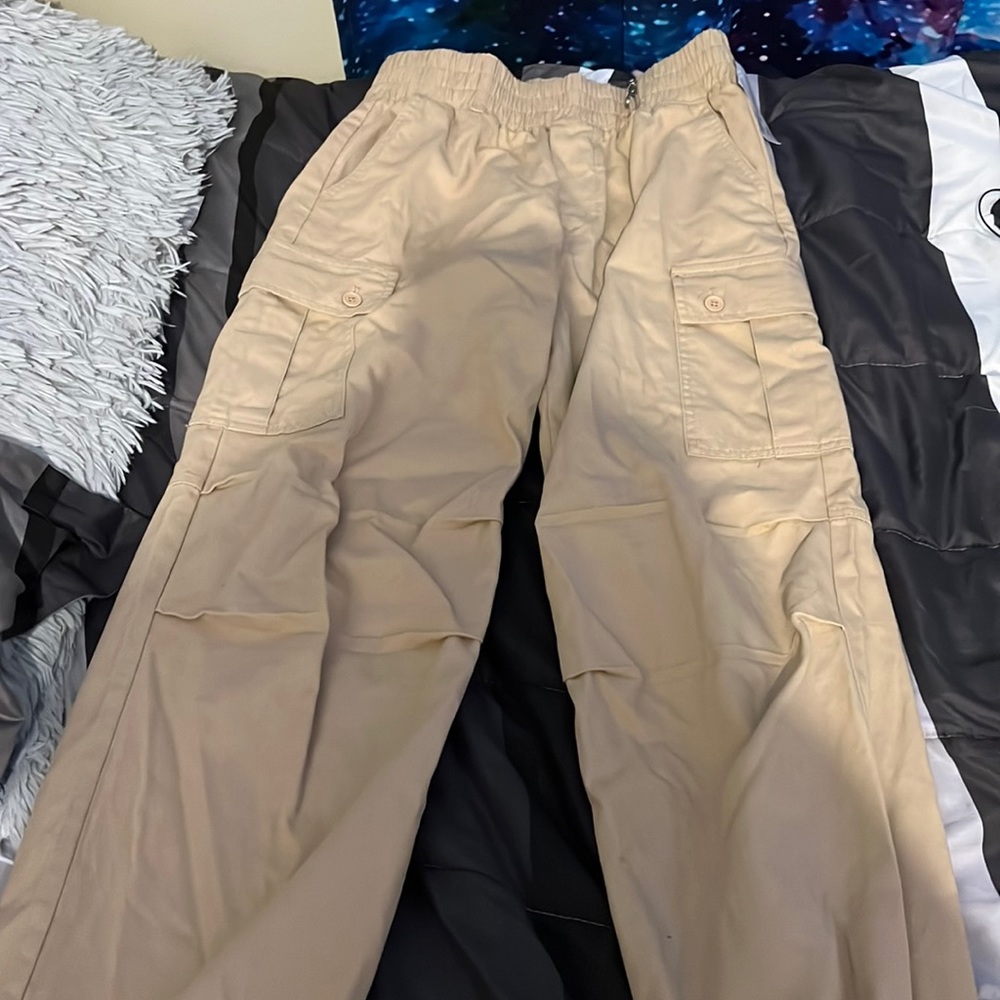 Cargo pants with chain